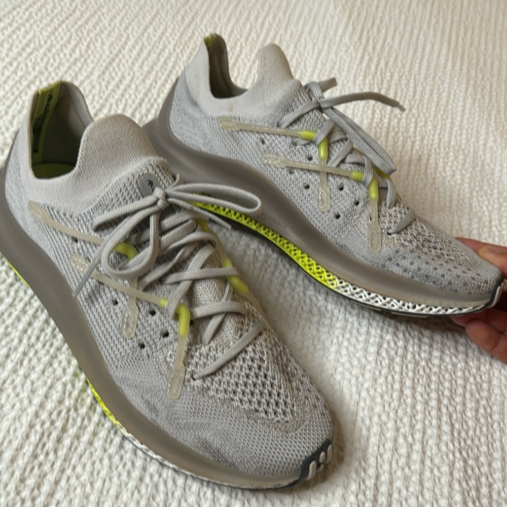 Adidas men 9.5 light gray green 4D fusion athletic running trainer shoes EUC